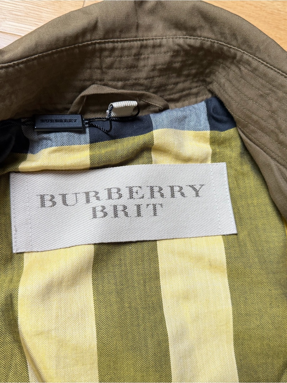 Burberry Brit Classic Women's Olive Trench Coat with Belt size 2 - Picture 5 of 10